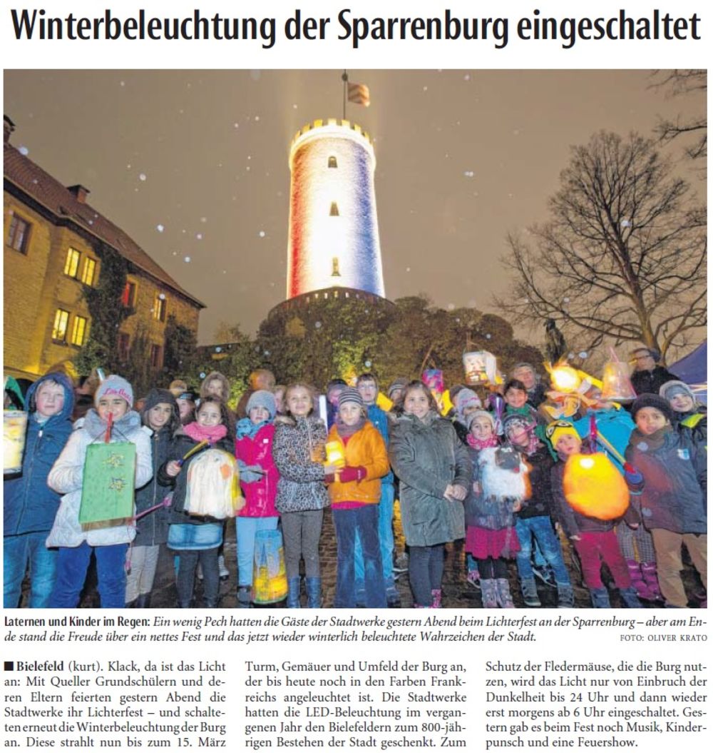 2015-11-17_Winterbeleuchtung_der_Sparrenburg_eingeschaltet_NW--1000--1055